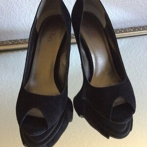 $15 SALE Peep Open Toe Faux Suede Heels Vintage Retro 90s Y2K ME TOO Black
